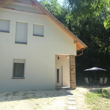 Feriehus Boldi Bacsi Haza - Balatonfůzfő